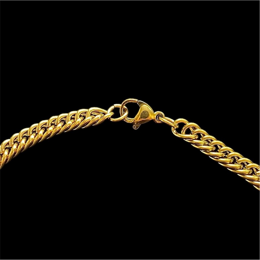 18k gold plated curb 8.3 inch long and 5mm width- Gold - Final price! - Picture 3 of 3